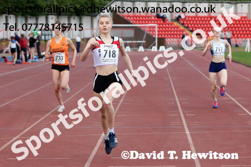 Womens under-20s 400 metres, North Eastern Champs, Gateshead Stadium. Photo: David T. Hewitson/Sports for All Pics